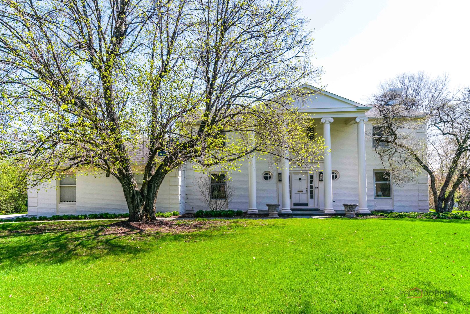 37 Forest Hills Road, Lake Bluff, IL