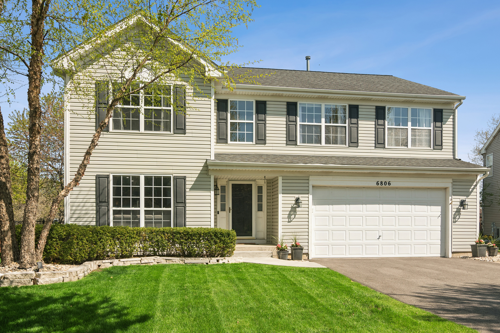 6806 Highgate Road, Carpentersville, IL