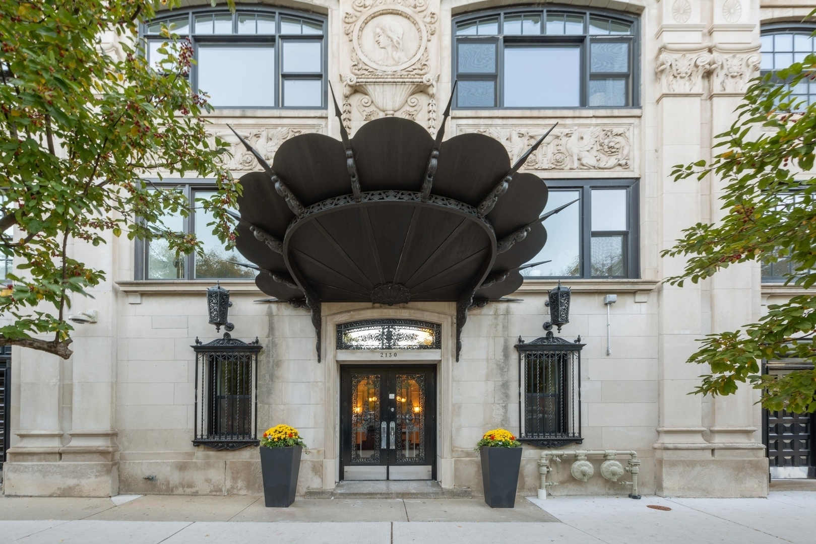 2130 N Lincoln Park West #9N, Chicago, IL