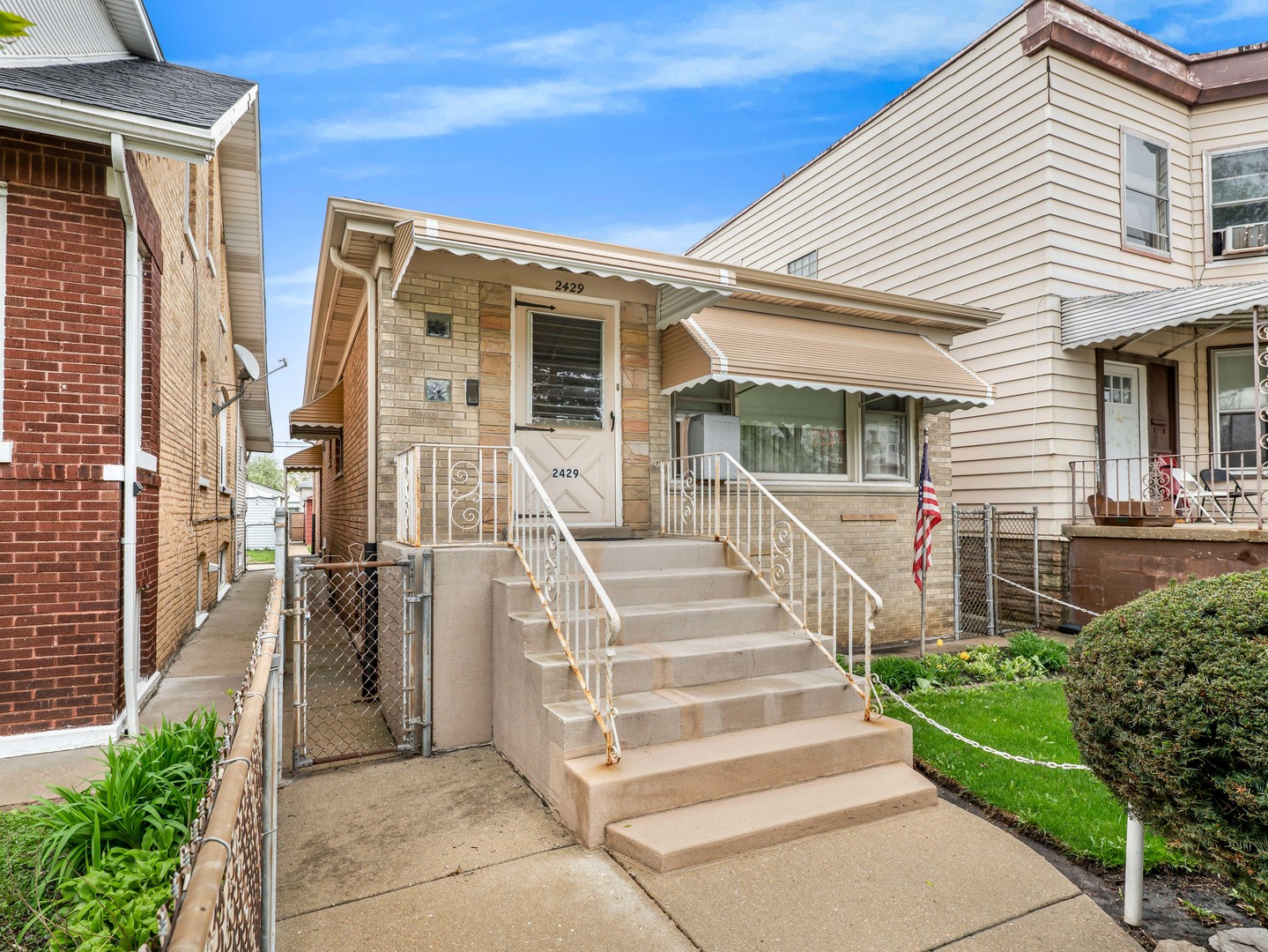 2429 N Newcastle Avenue, Chicago, IL