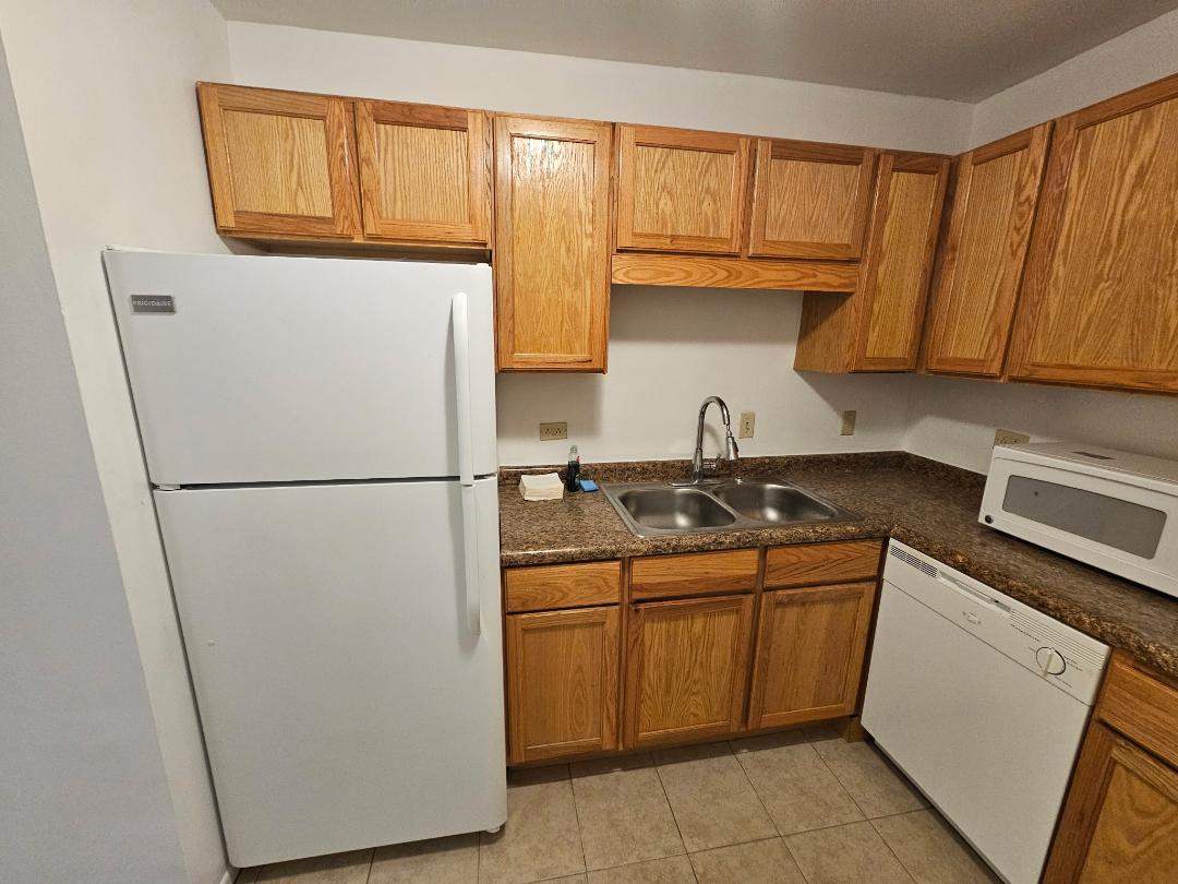 700 PERRIE Drive #201, Elk Grove Village, IL