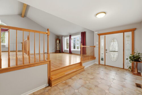 8920 Emerald Court, Hickory Hills, IL