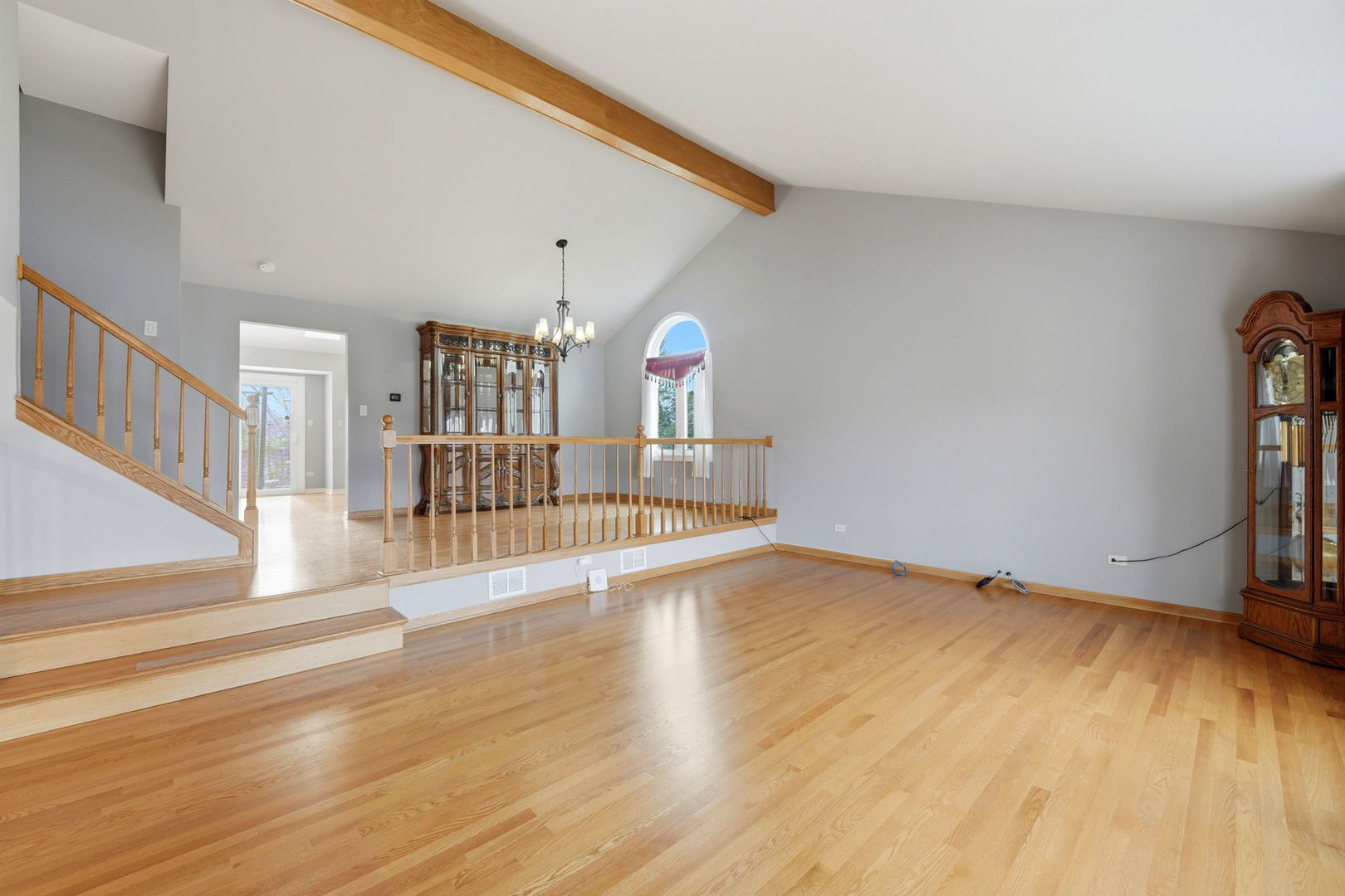 8920 Emerald Court, Hickory Hills, IL