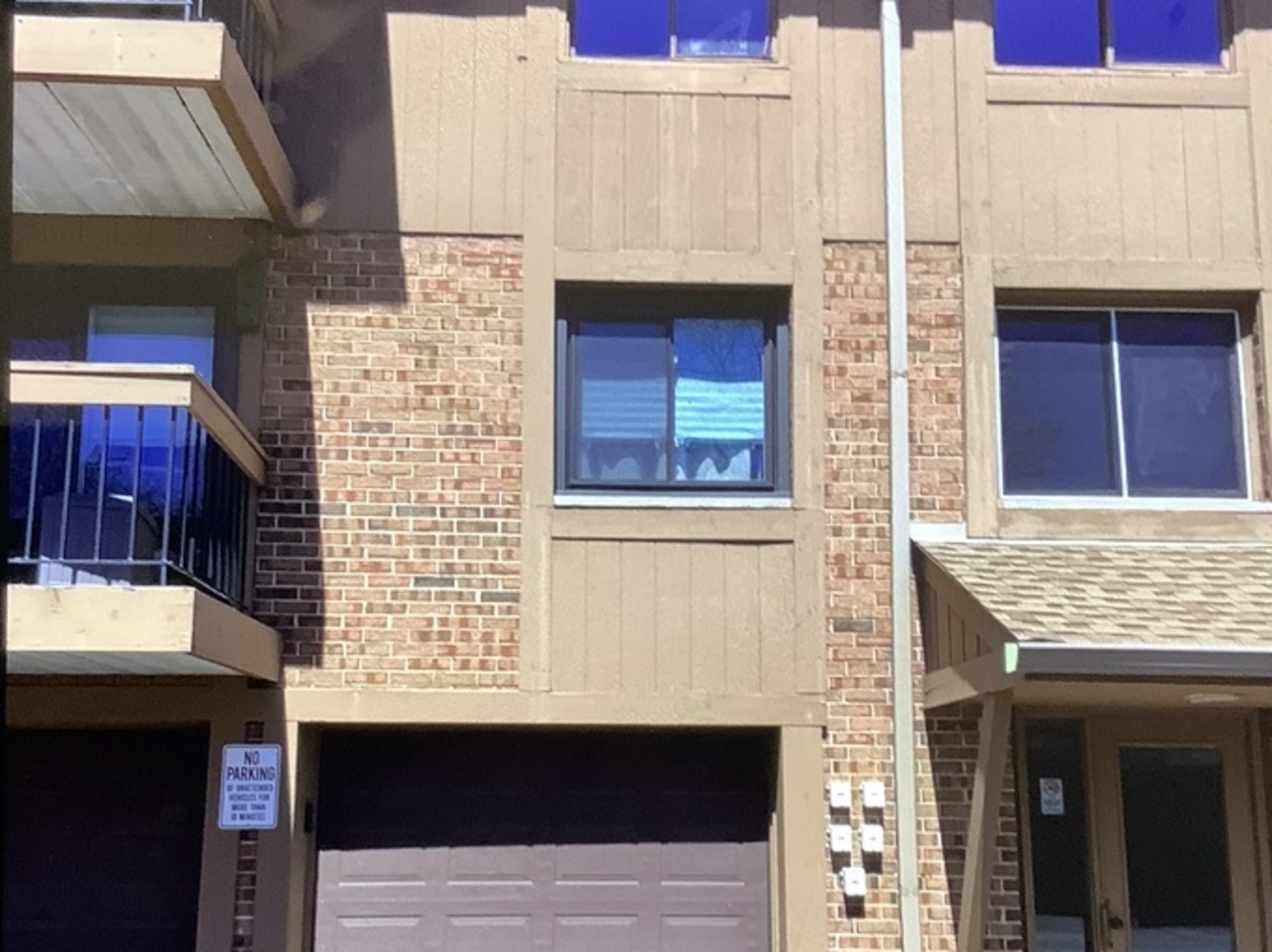 8090 Garfield Avenue #3-1, Burr Ridge, IL