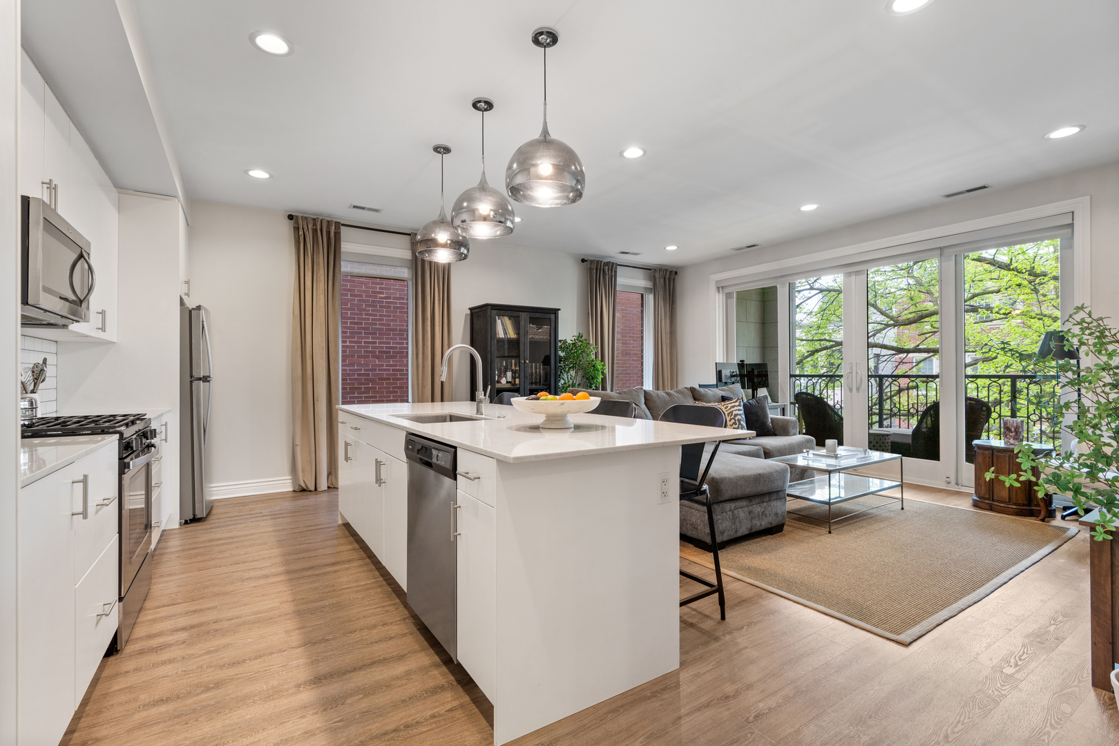 1455 N Wieland Street #301, Chicago, IL