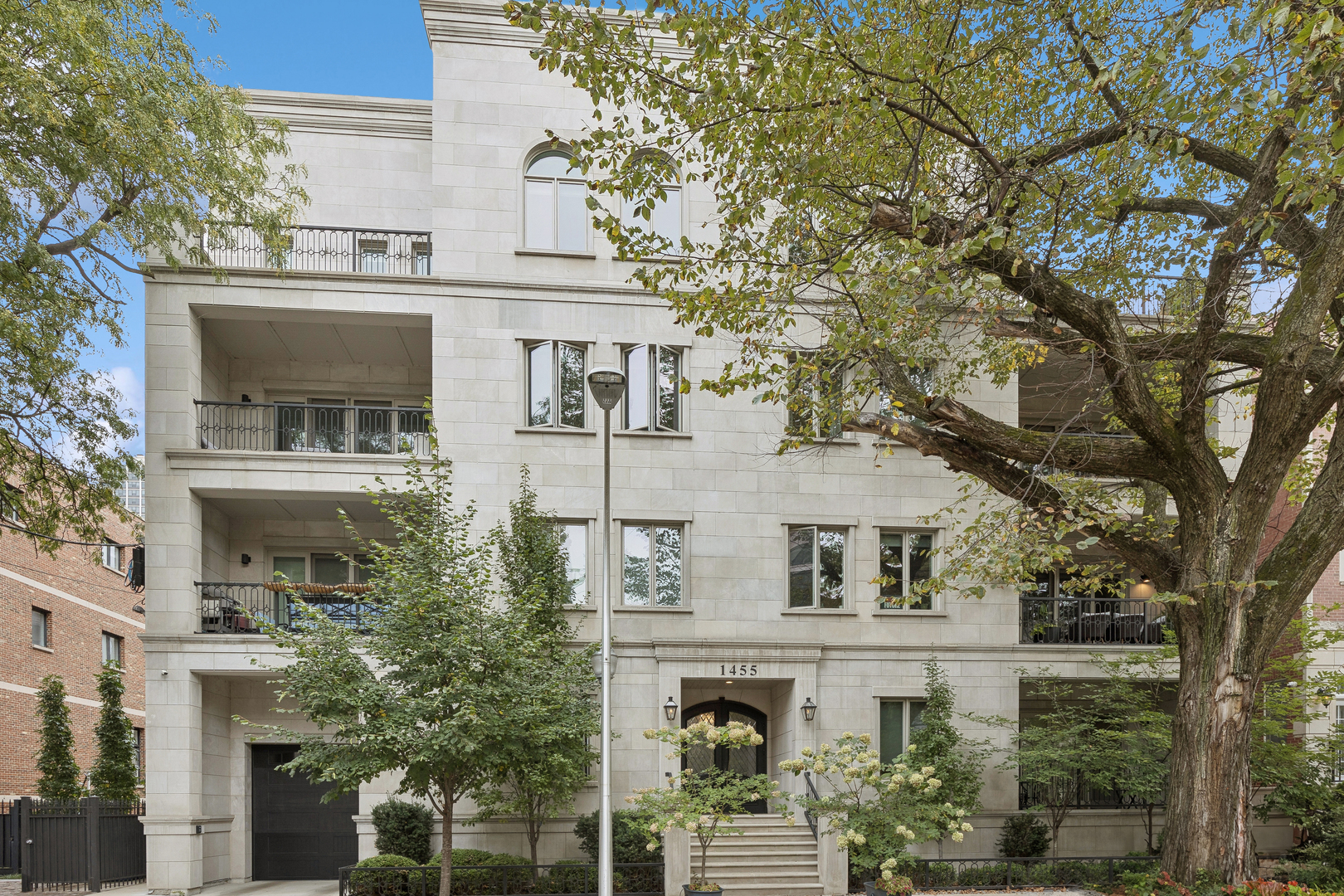 1455 N Wieland Street #301, Chicago, IL