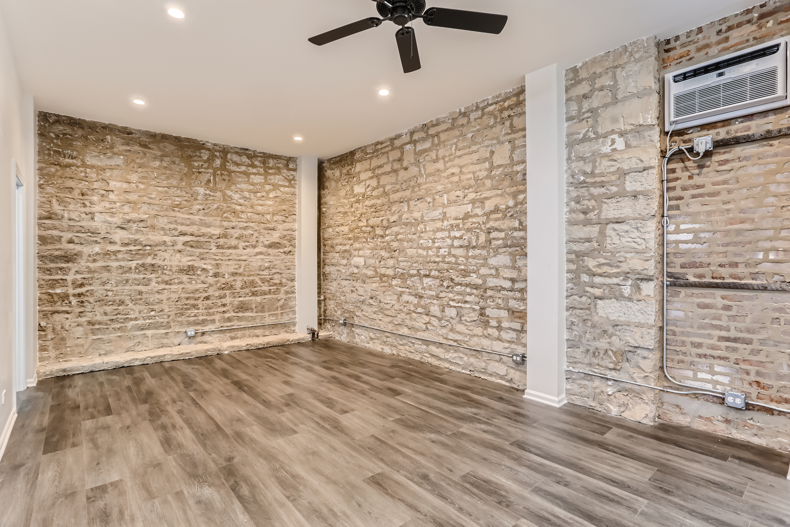 226 E Illinois Street #6, Lemont, IL