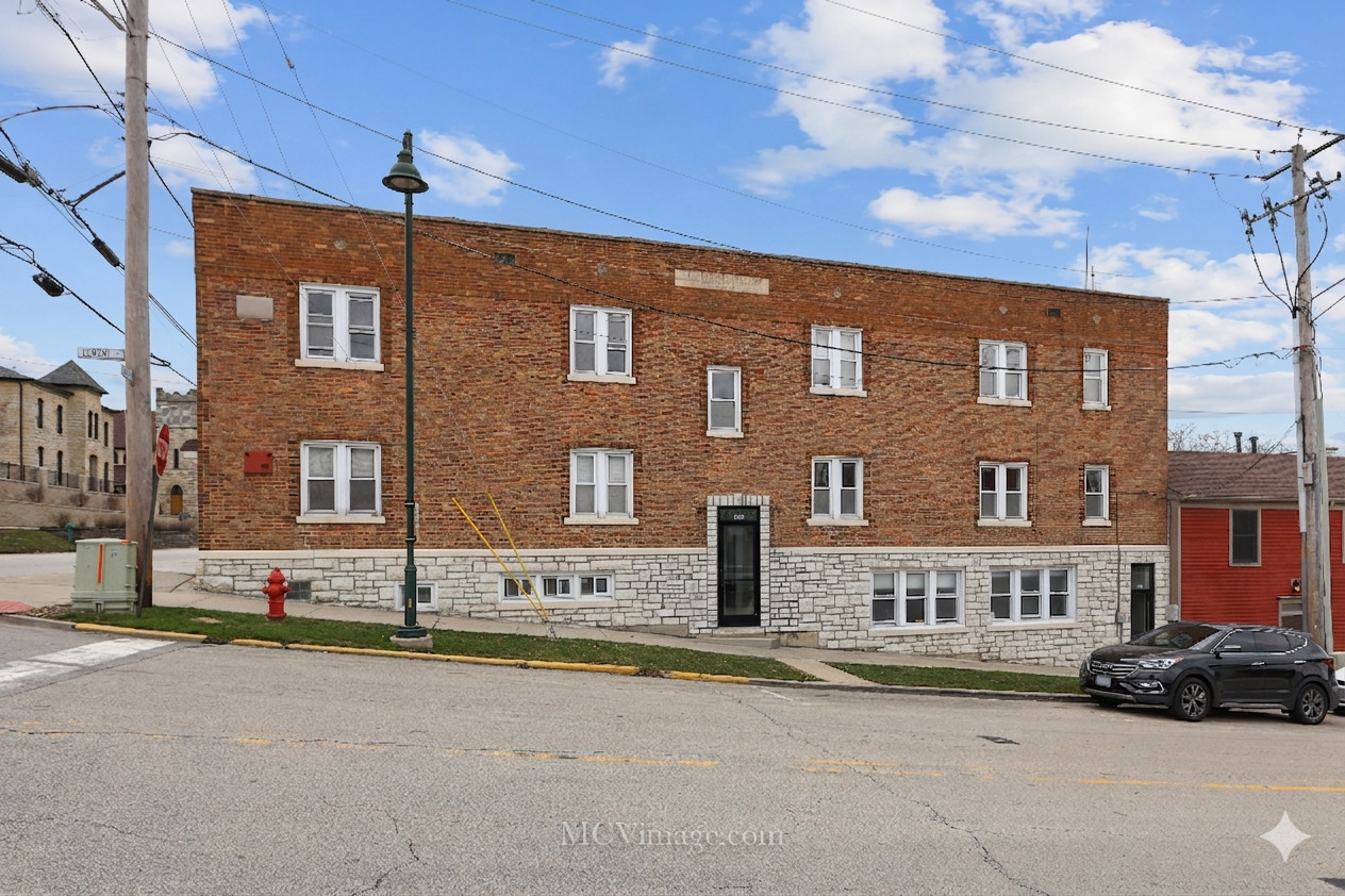 226 E Illinois Street #6, Lemont, IL