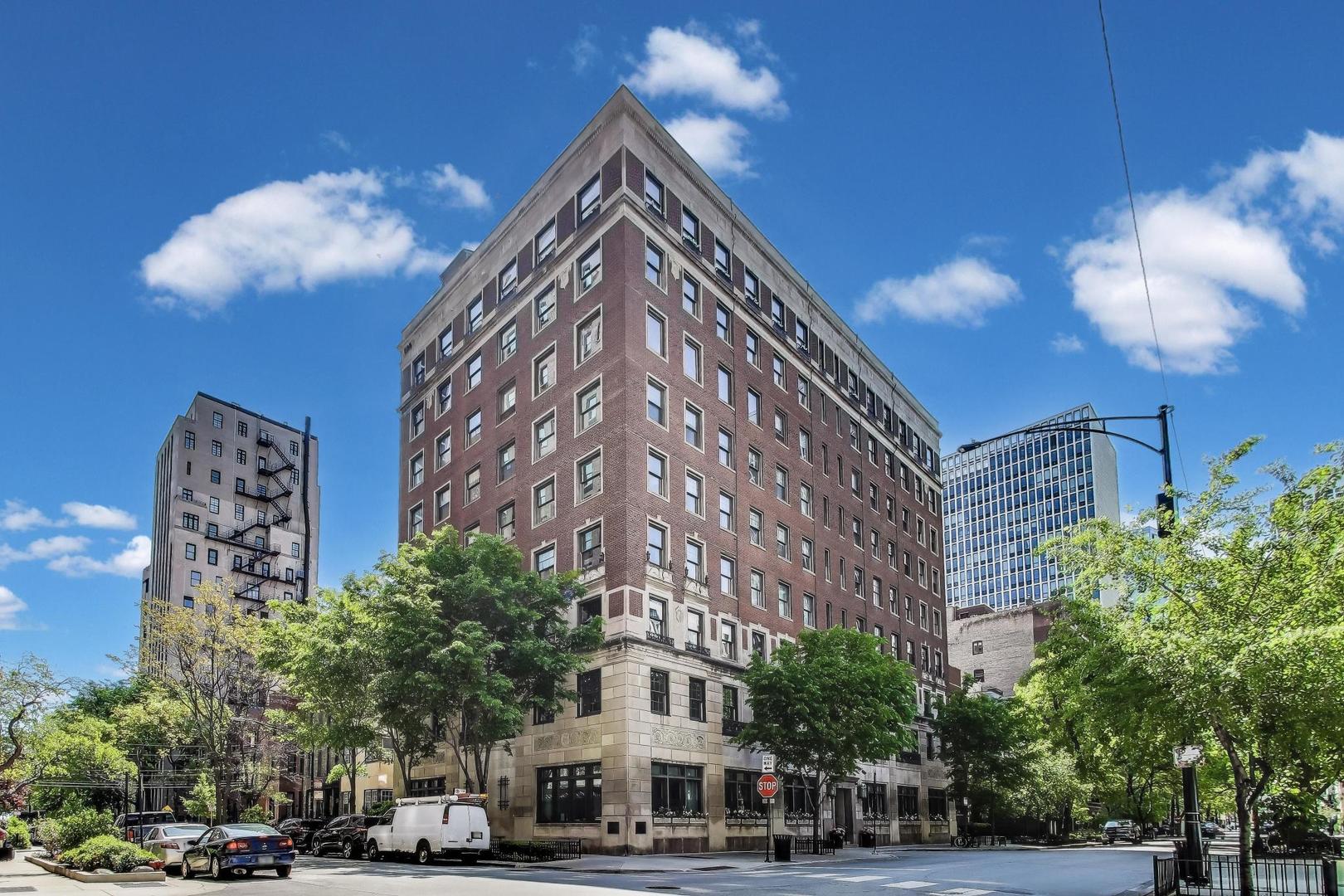 1255 N State Parkway #3B, Chicago, IL