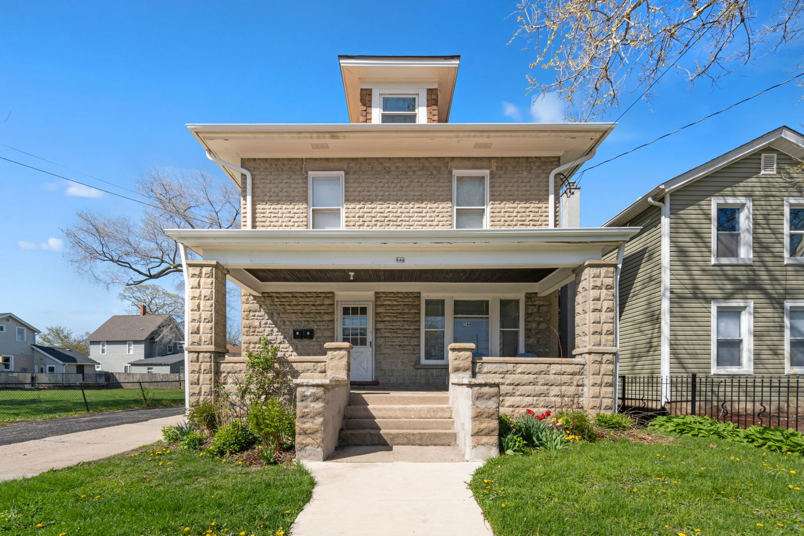 544 E New York Street, Aurora, IL
