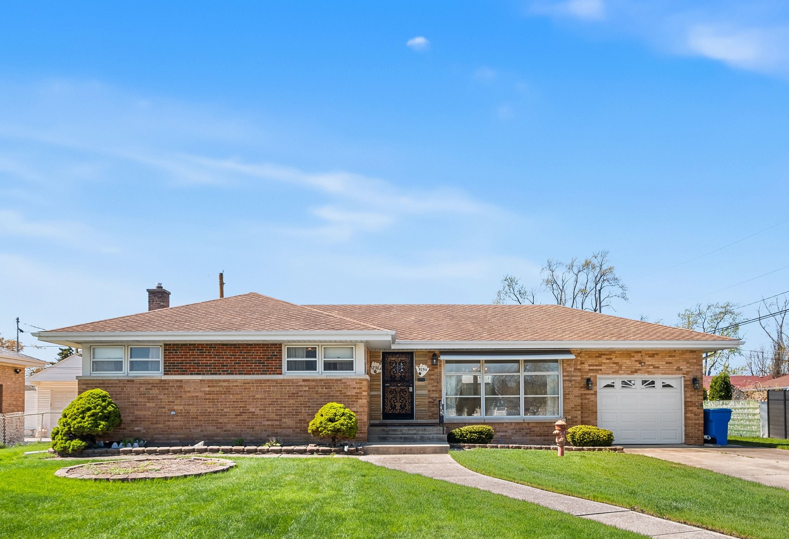 5236 N Pioneer Avenue, Chicago, IL