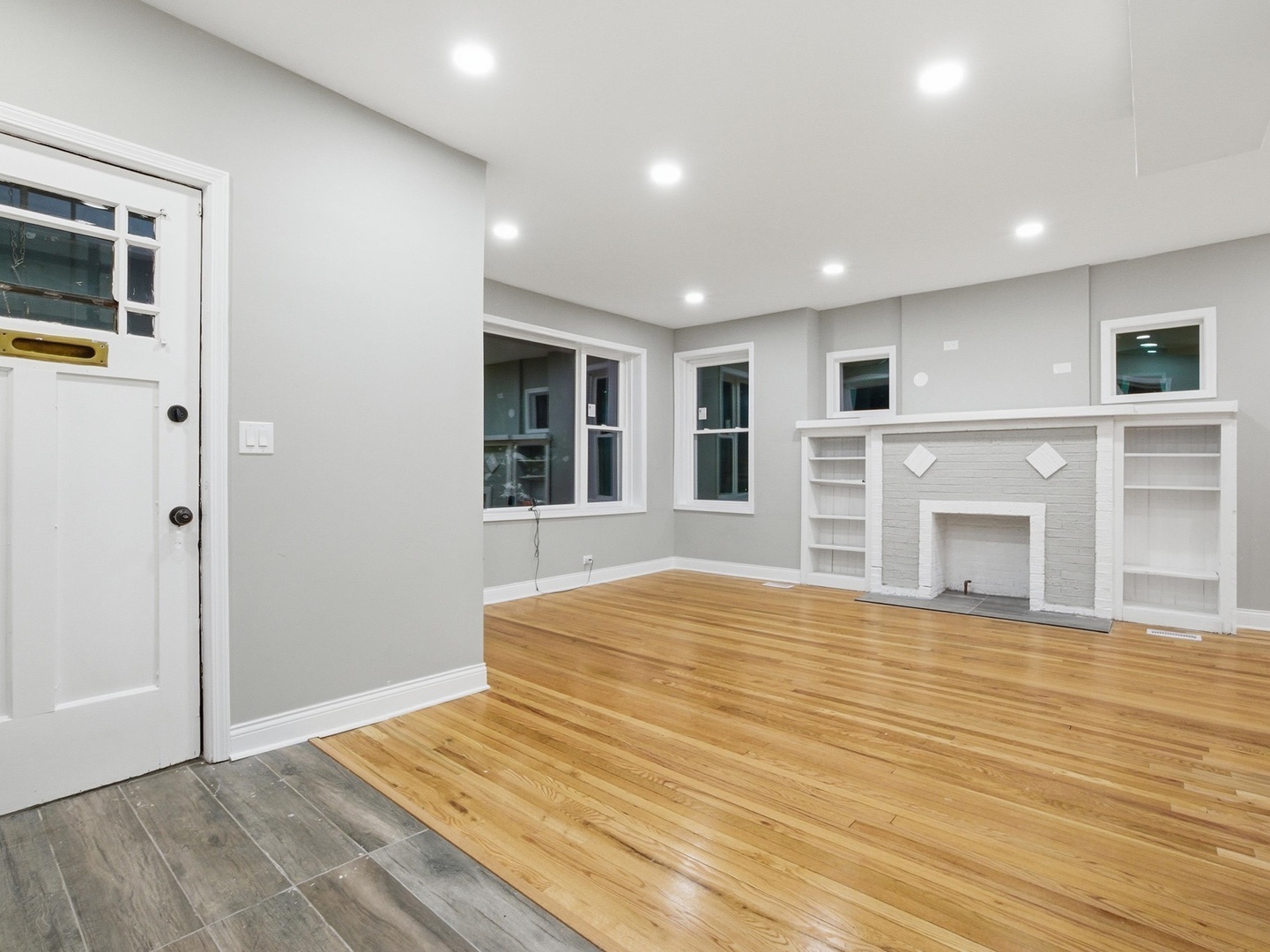 8011 S Dante Avenue, Chicago, IL