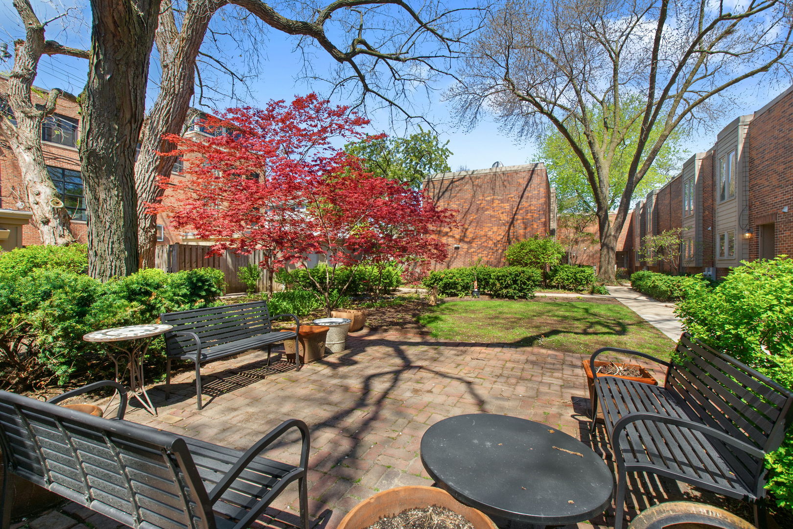 1930 N Larrabee Street, Chicago, IL