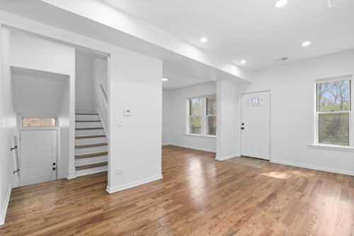 9238 S Dauphin Avenue, Chicago, IL