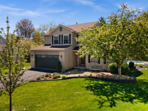 542 Waterford Drive, Oswego, IL