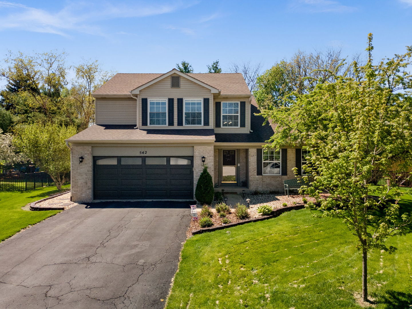 542 Waterford Drive, Oswego, IL