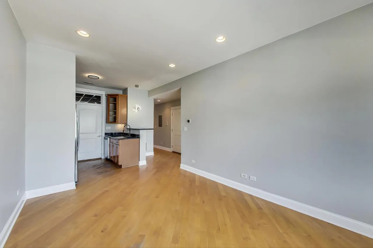 1910 N Washtenaw Avenue #2, Chicago, IL