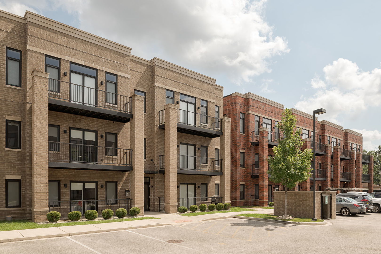 8465 GRAND Avenue #102, River Grove, IL