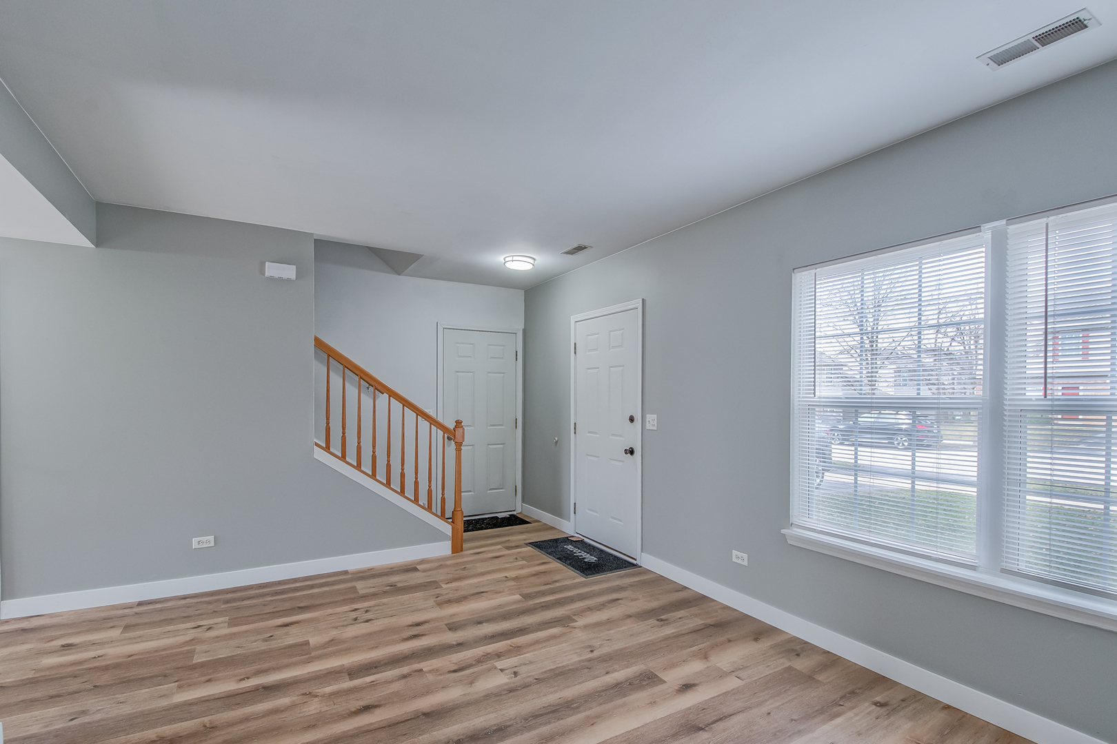 1431 W SPLIT OAK Circle, Round Lake Beach, IL