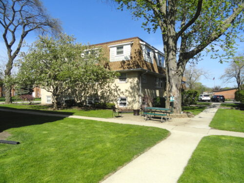 9907 W 58th Street #1, Countryside, IL