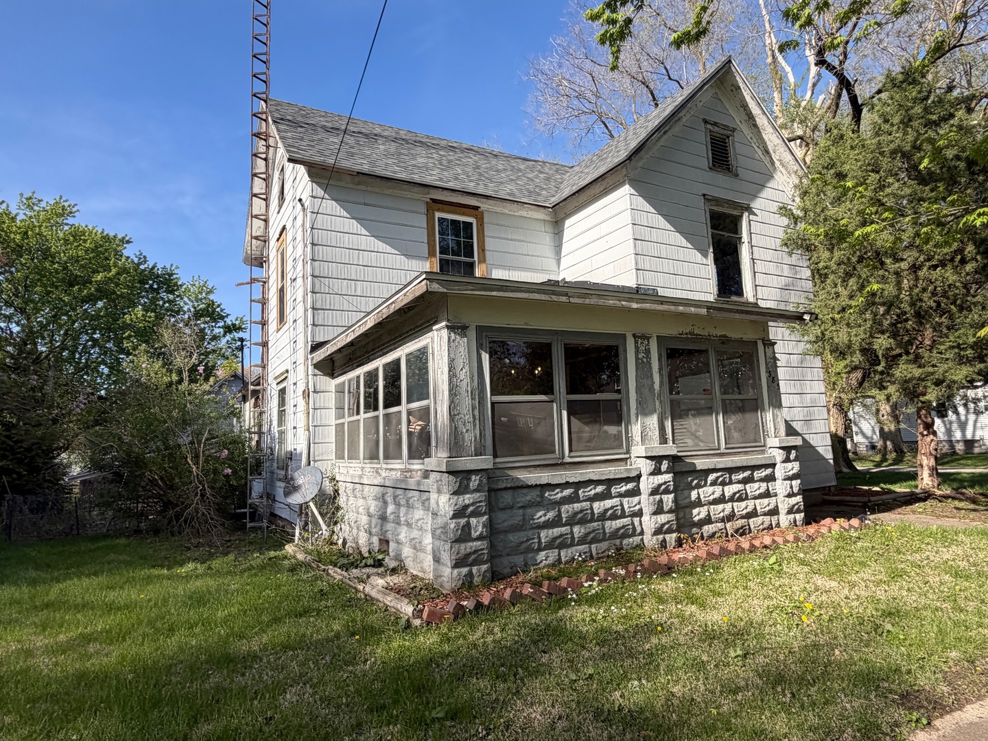 385 E Main Street, Sheldon, IL