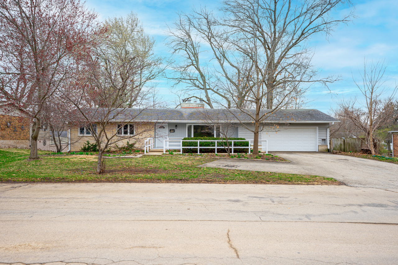 1407 Bolkinwood Drive, Freeport, IL