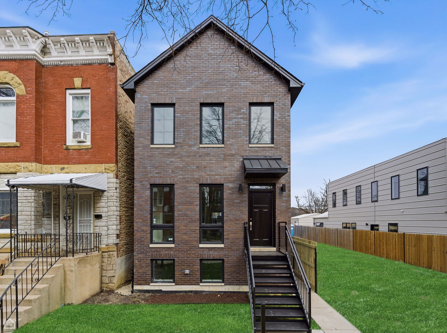 2832 W WILCOX Street, Chicago, IL