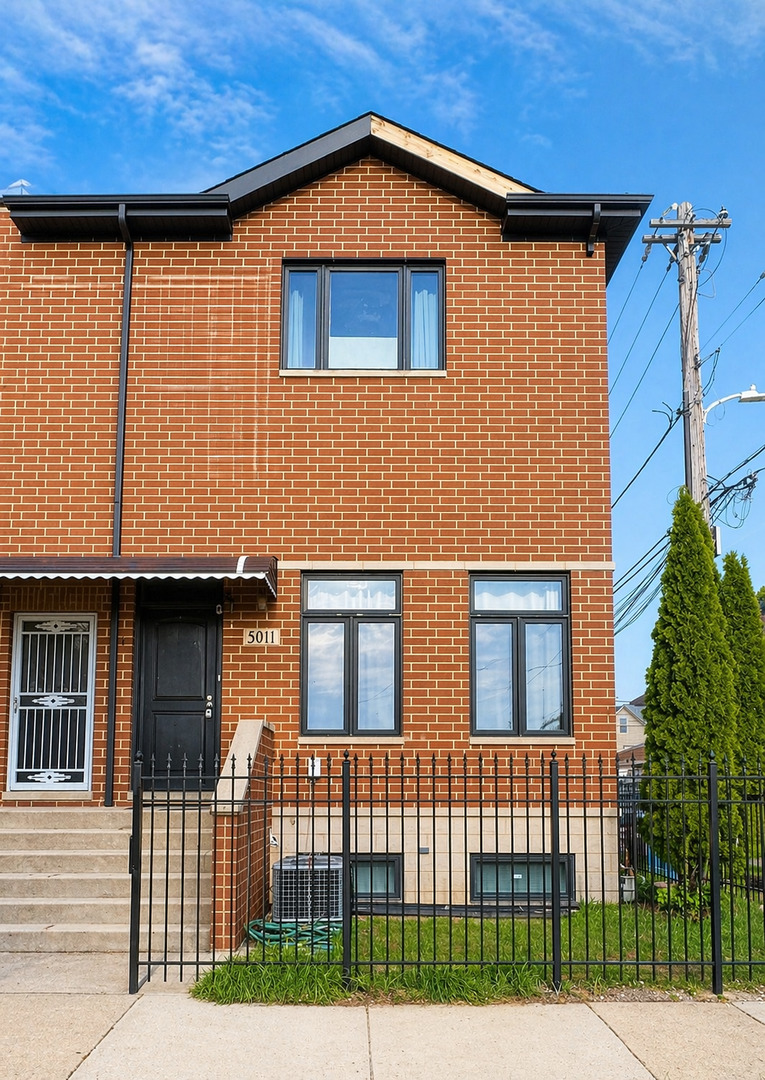 5011 S Maplewood Avenue, Chicago, IL