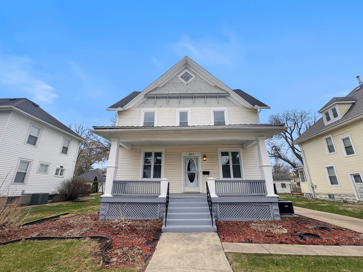 307 W 11th Street, Sterling, IL
