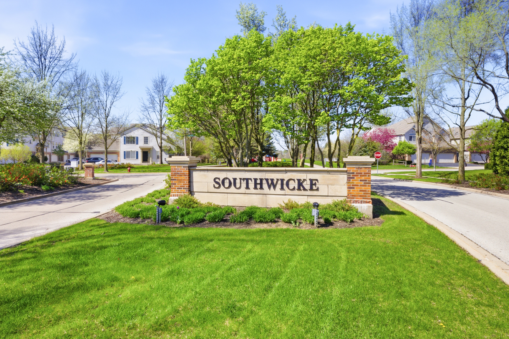 304 Monarch Drive, Streamwood, IL