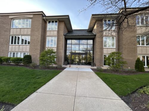 1 Oak Brook Club Drive #A105, Oak Brook, IL
