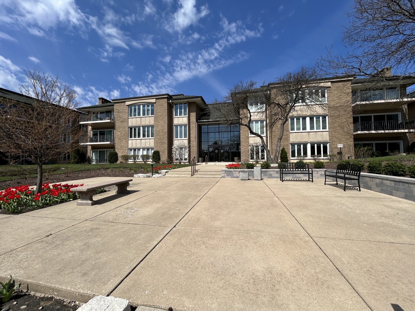 1 Oak Brook Club Drive #A105, Oak Brook, IL