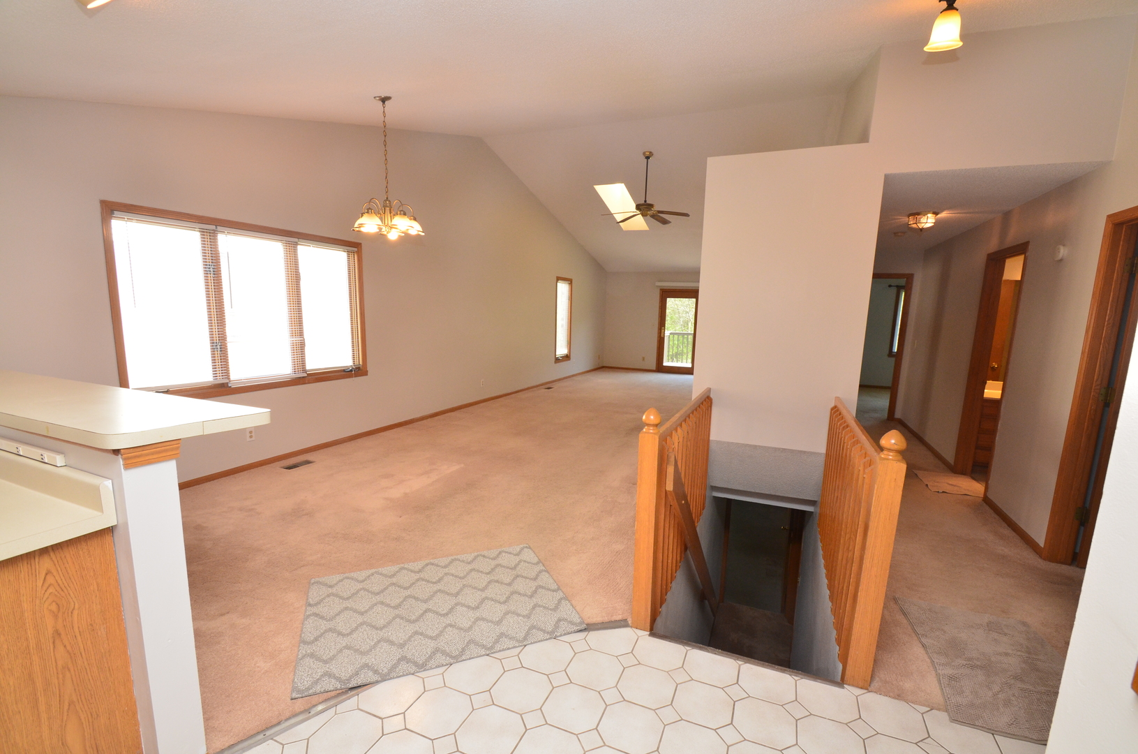 1239 Woodcreek Bend, Rockford, IL