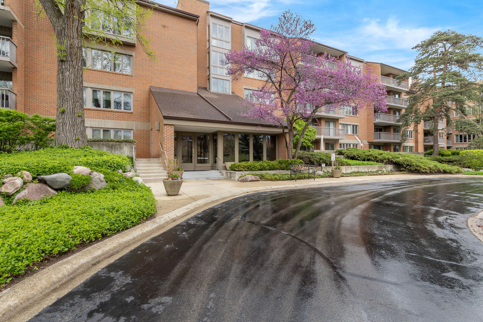 22 Park Lane #404, Park Ridge, IL