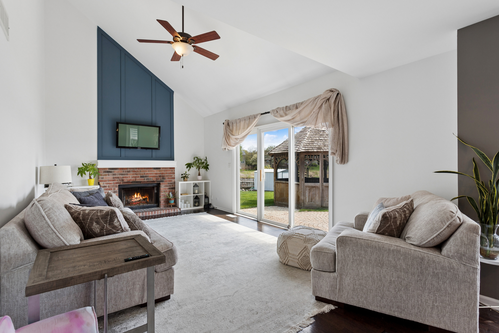 208 Long Meadow Court, Oswego, IL