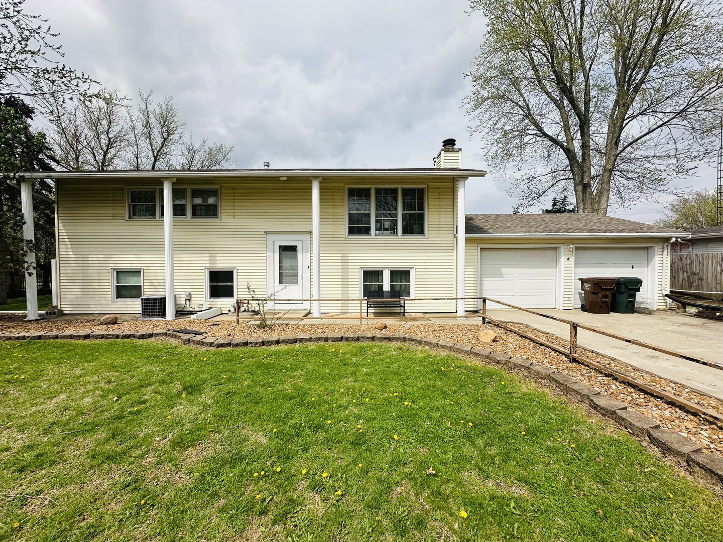 3789 E LAKEVIEW Drive, Kankakee, IL