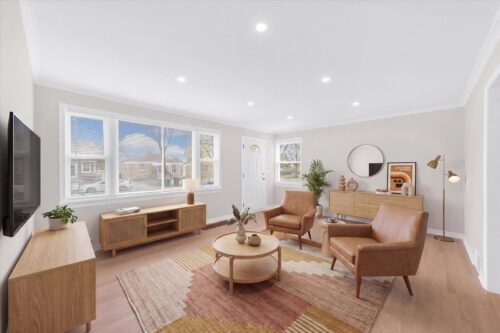 2112 Portsmouth Avenue, Westchester, IL