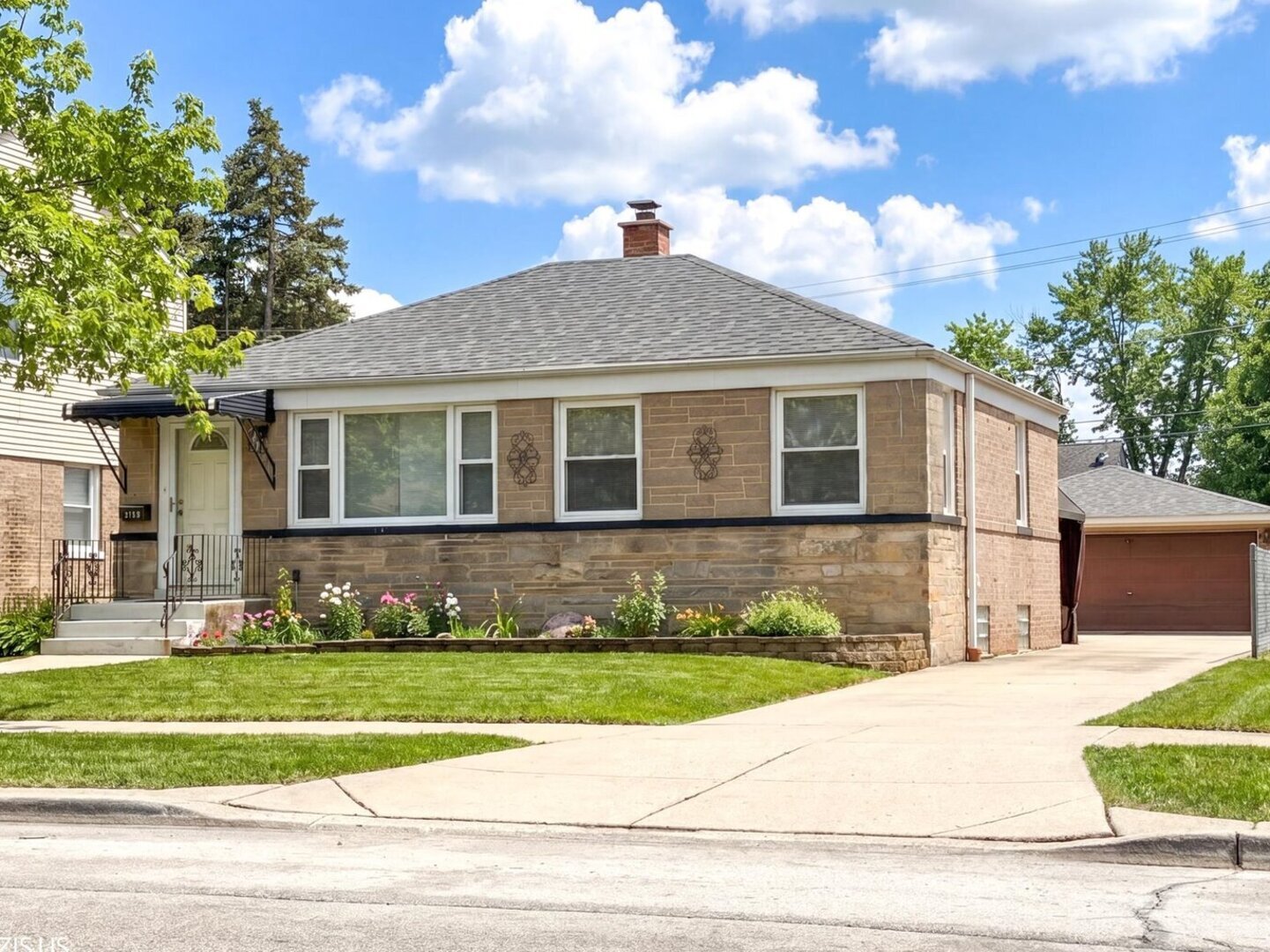 2112 Portsmouth Avenue, Westchester, IL
