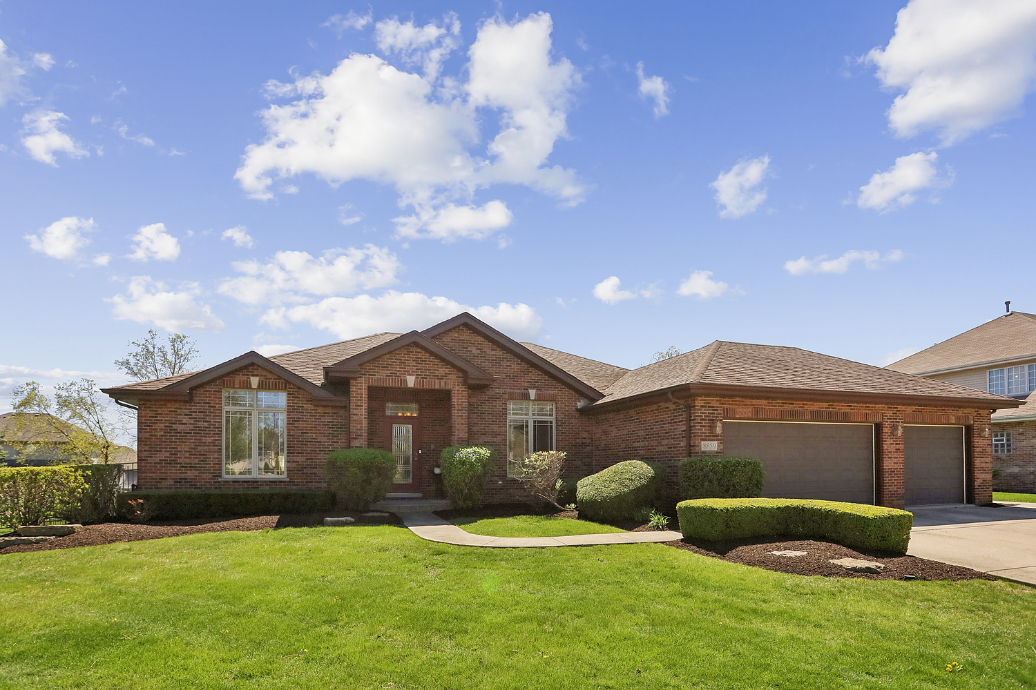 8859 Clifton Avenue, Mokena, IL