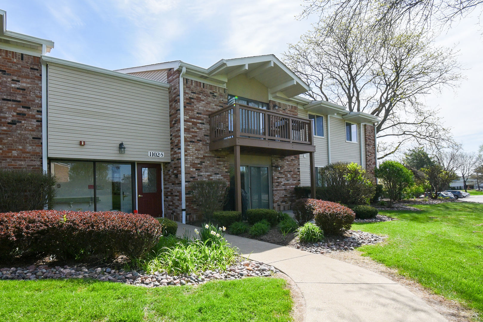 1102 Hinswood Drive #206, Darien, IL