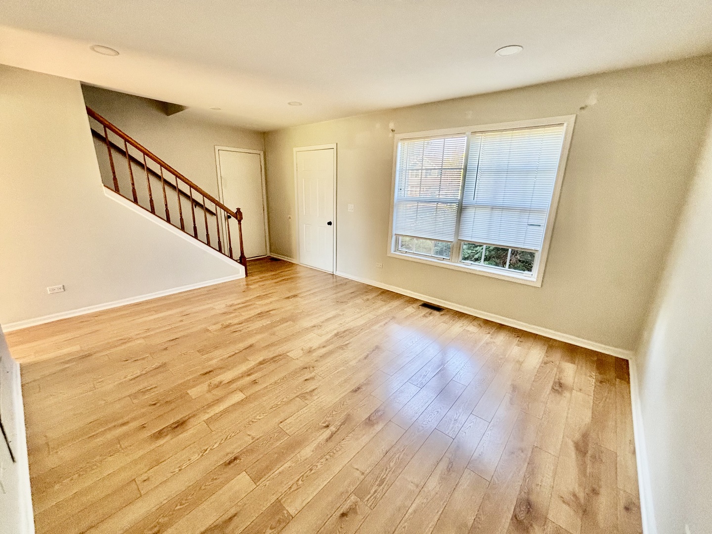 1278 Robin Drive, Carol Stream, IL