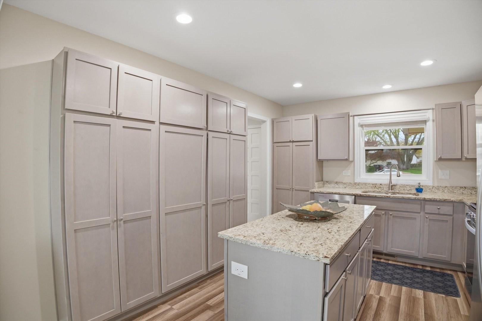 25 Devonshire Circle, Elgin, IL