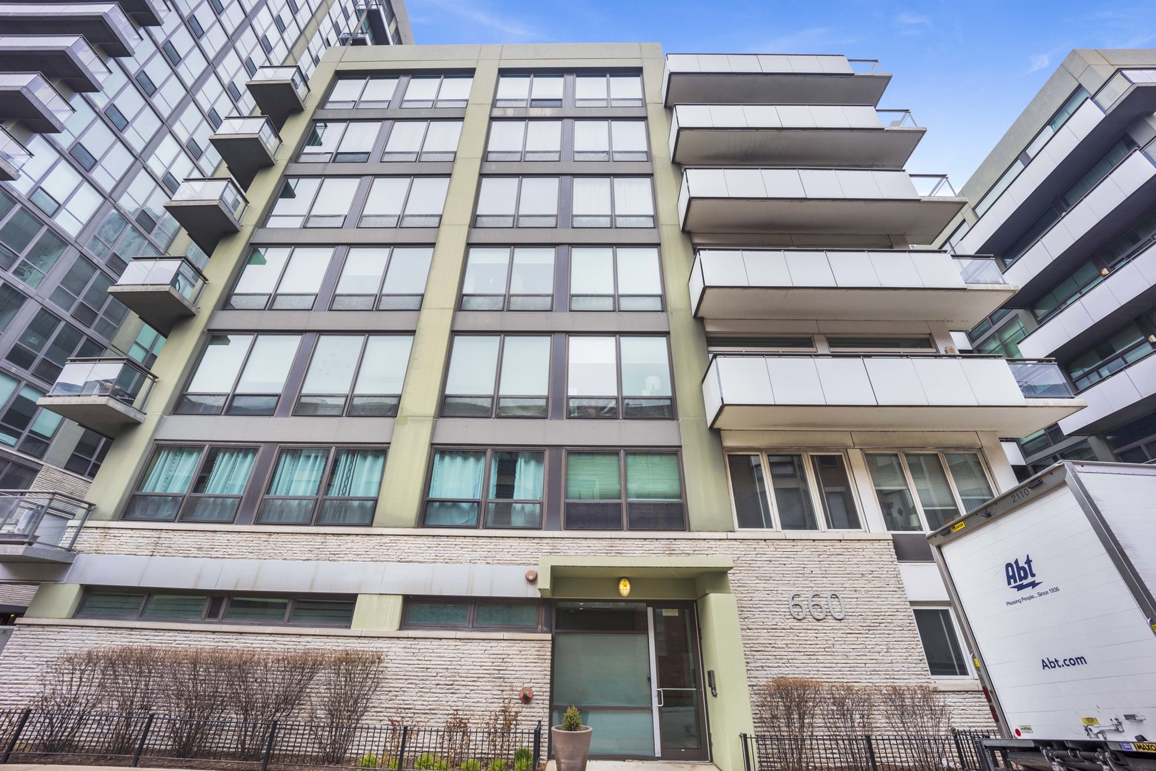 660 W WAYMAN Street #304B, Chicago, IL