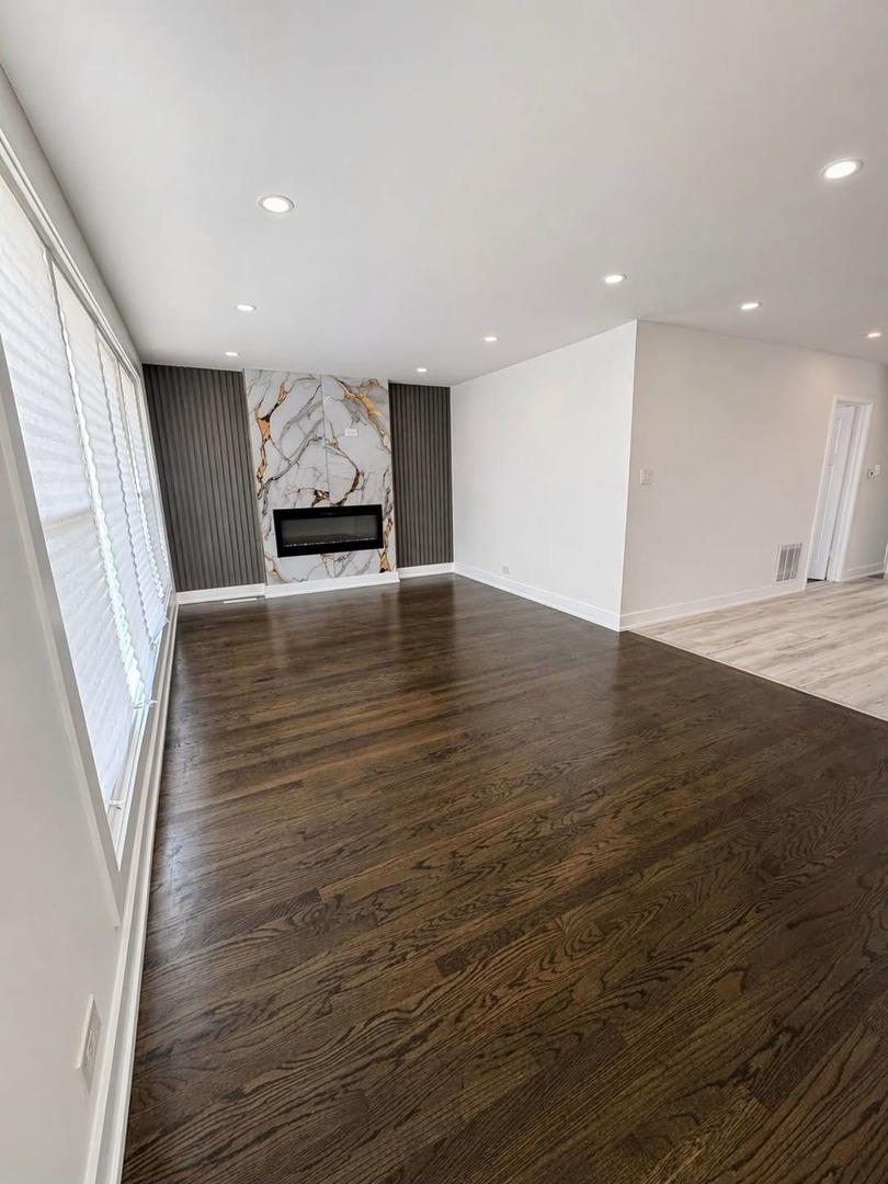 4540 S Leclaire Avenue, Chicago, IL