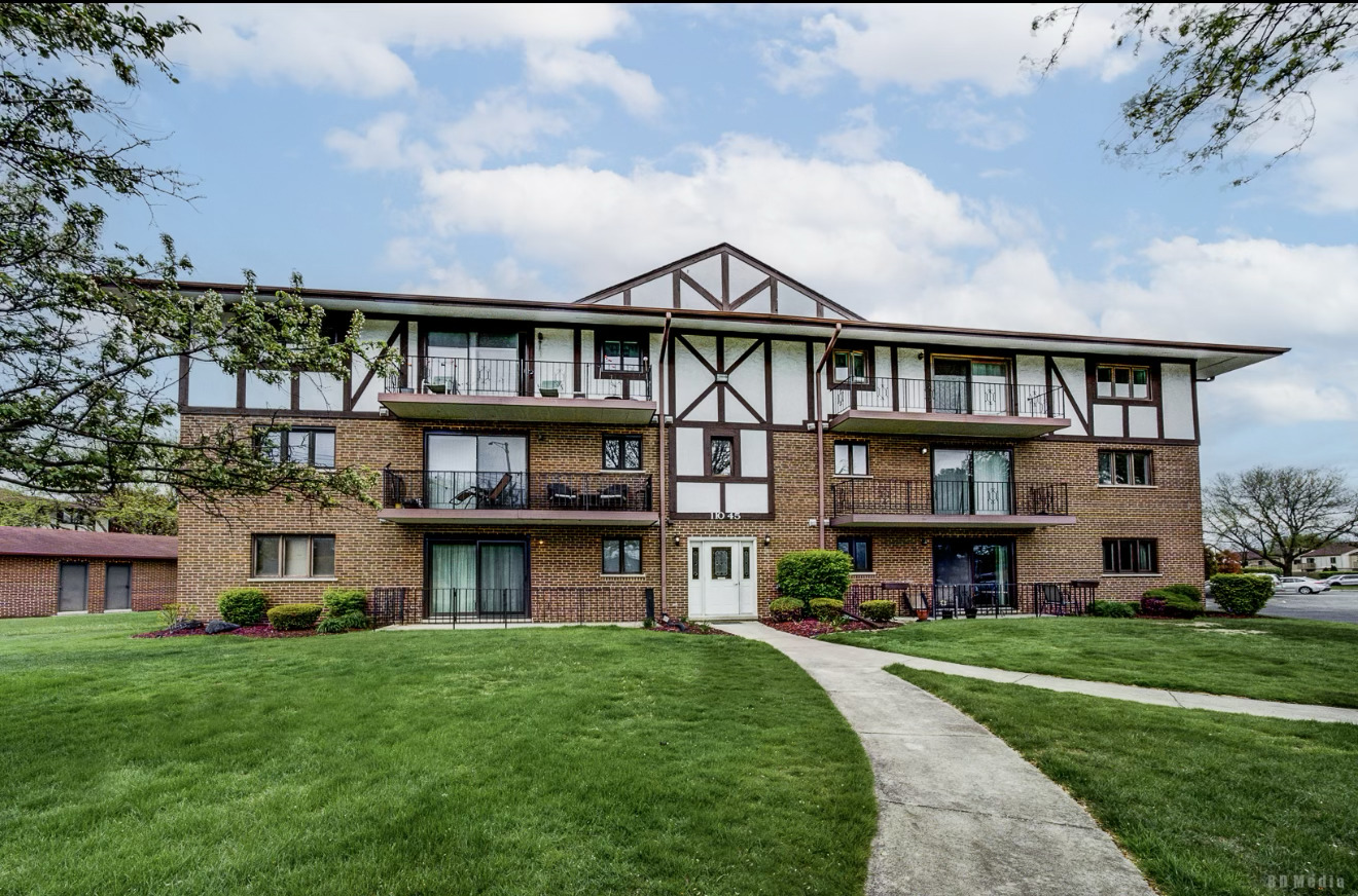 11045 S Theresa Circle #2B, Palos Hills, IL