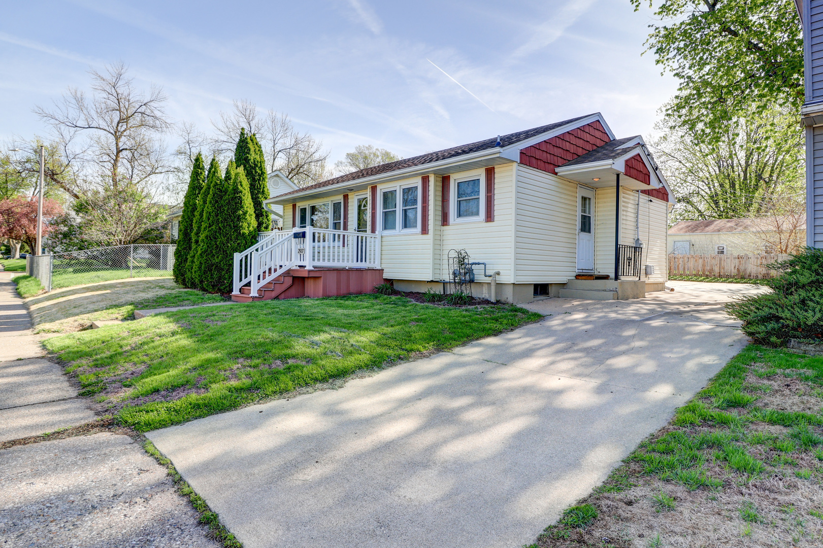 2927 Pershing Boulevard, Clinton, IA