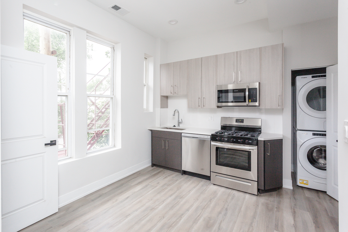 818 W 18th Street #4M, Chicago, IL