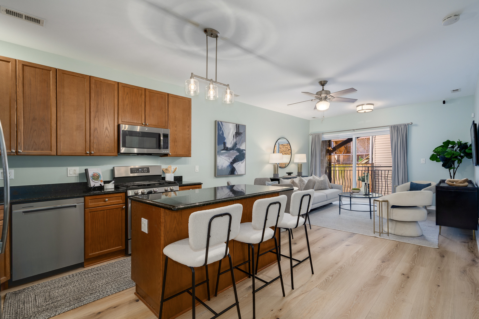 2720 W Cortland Street #105, Chicago, IL