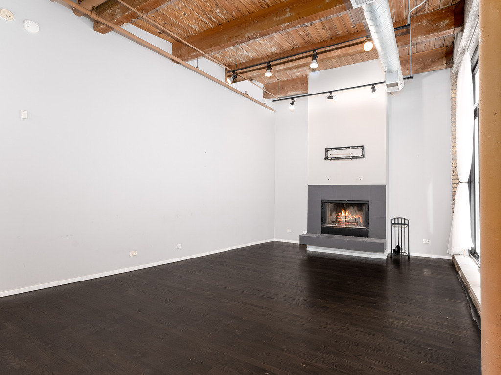 2300 W Wabansia Avenue #107, Chicago, IL