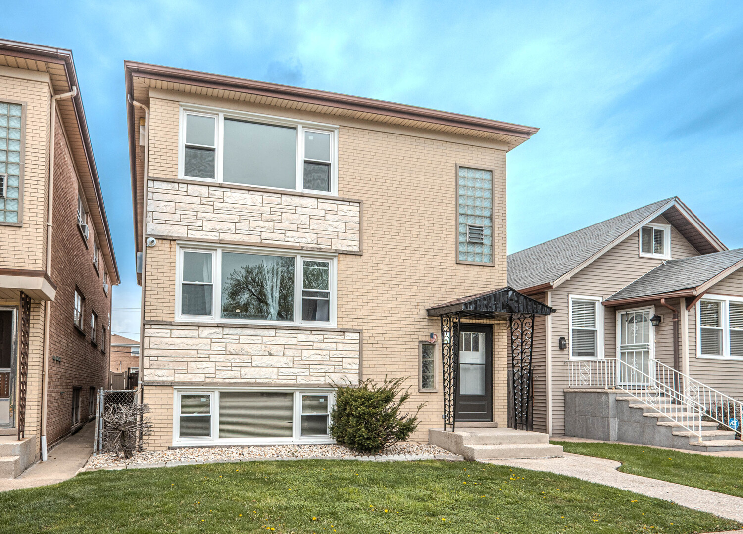 2702 N 74th Avenue, Elmwood Park, IL